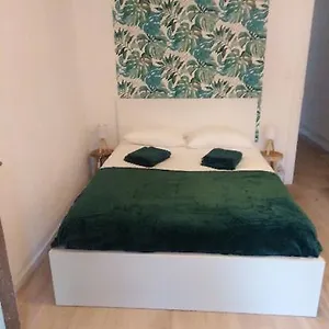 Le Lumineux Et Atypique Appartement
